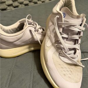 lululemon athletica Women's Light Gray Athletic Shoes